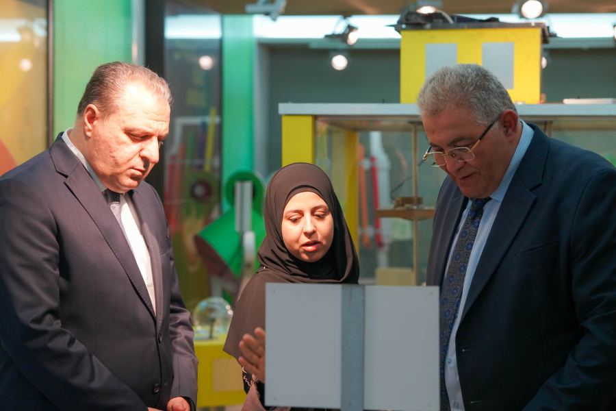 السفير الأردني يزور جامعة القدس ويشيد بالقفزة النوعية التي تشهدها الجامعة مؤخراً